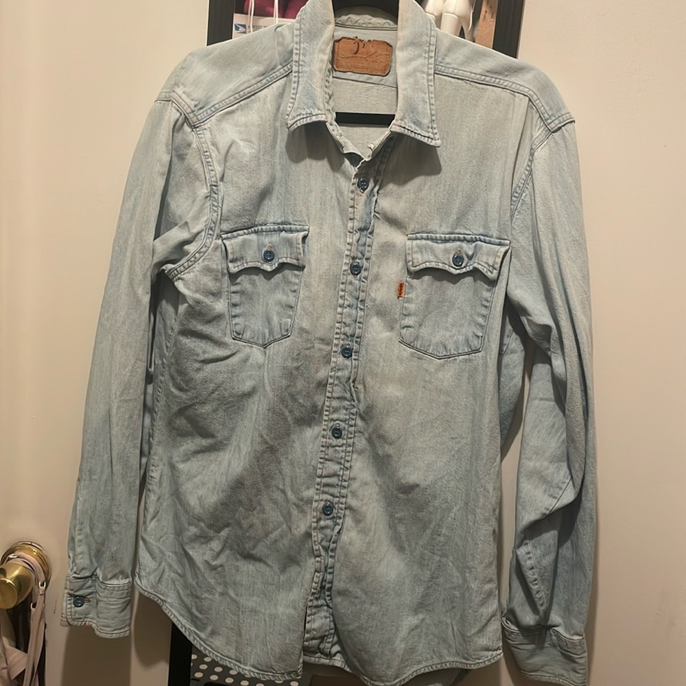 Levi’s denim button up vintage men’s size large.
